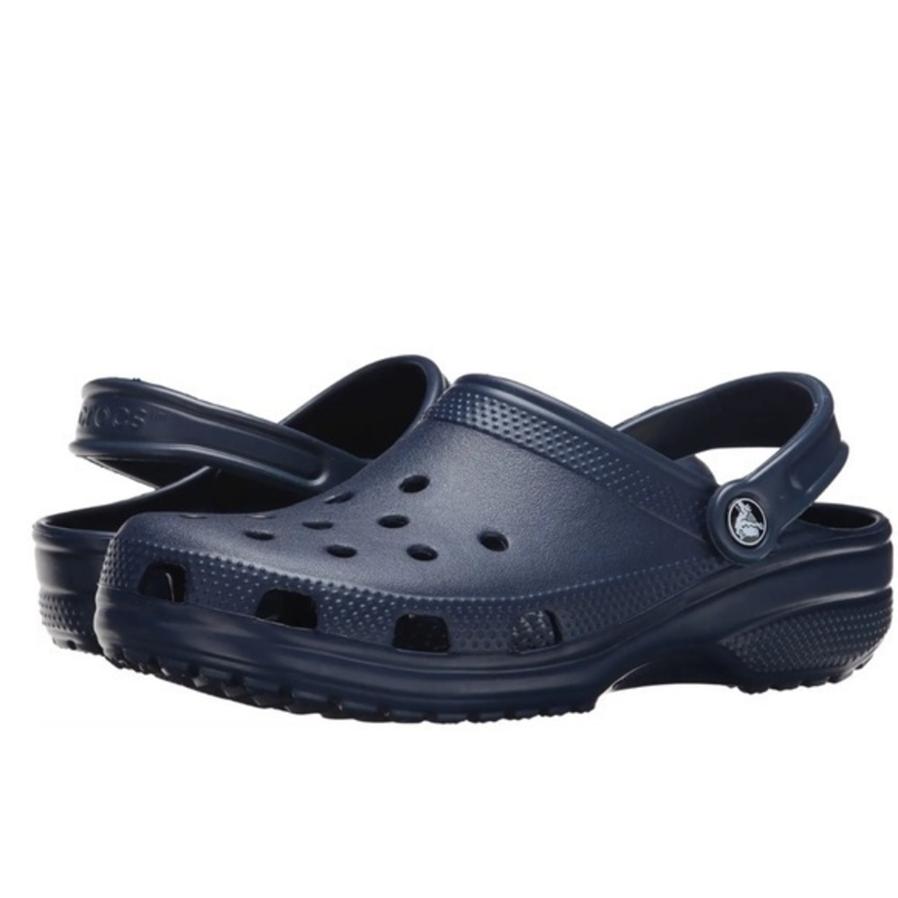 Crocs Classic clog navy blue. Unisex men’s 10-women’s 12.